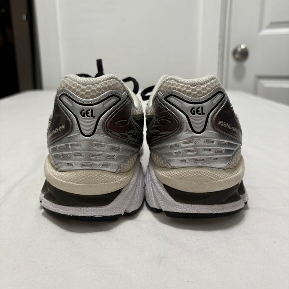 ASICS Gel Kayano 14 Running Shoes Athletic Sneakers Cream Black Size 8.5 main image 4